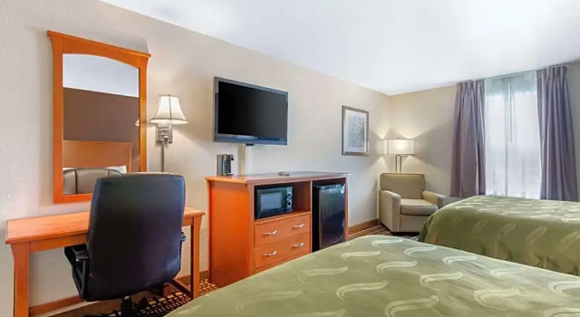 Шестиместный номер Standard Quality Inn Kearney - Liberty