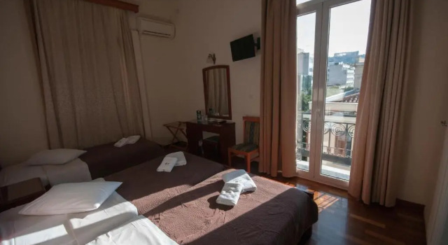 Трёхместный номер Economy Cecil Hotel