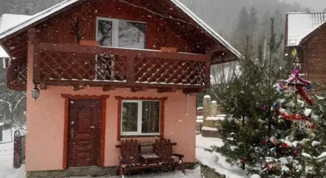 Holiday Home Melodiya Karpat, Prenota Hotel Hotel a Ivano-Frankovsk con parcheggio, Parcheggio