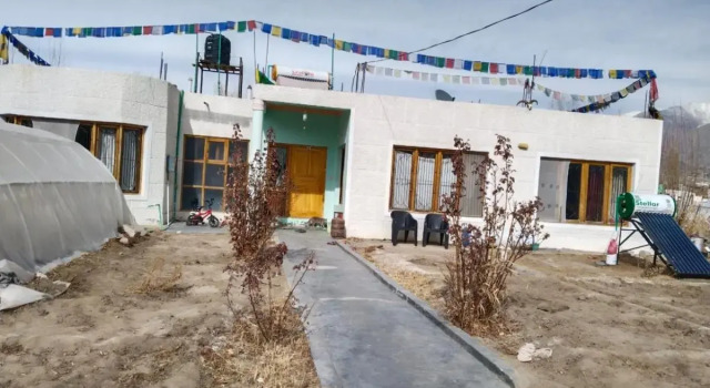 Stanzin Home Stay, Забронировать Отель Отели Джамму и Кашмира с парковкой, Парковка