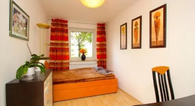 4611 2 Private Single Rooms Laatzen, Забронировать Отель Латцен Ганновер, рядом с Торговый центр "Лайне Центер Латцен"