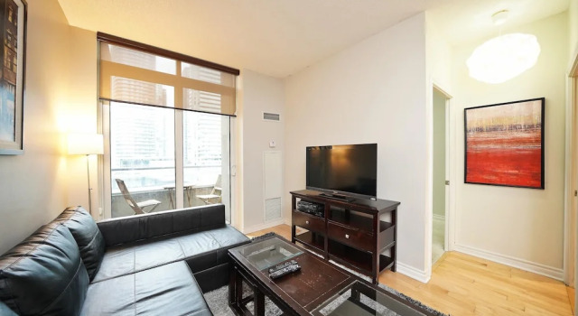Icon Suites at Wellington, Забронировать Апарт-отель Апарт-отели Торонто, рядом с Школа искусств и дизайна Онтарио, Апарт-отель