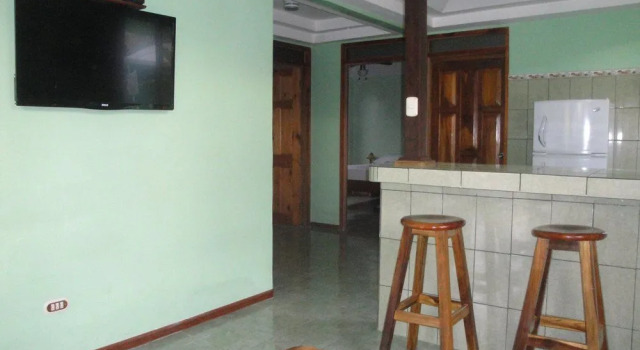 Hostel Kinkaju, Reserva ahora Albergue Hostales en Limón, Albergue