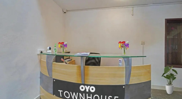 OYO Townhouse 1005 G Silver Hotels & Resorts
