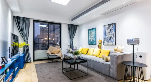 Henry's Apartment- Xujiahui Road