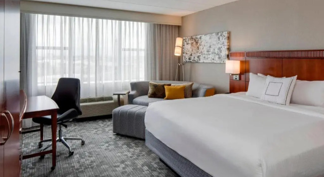 Номер Standard Courtyard by Marriott Boston Logan Airport