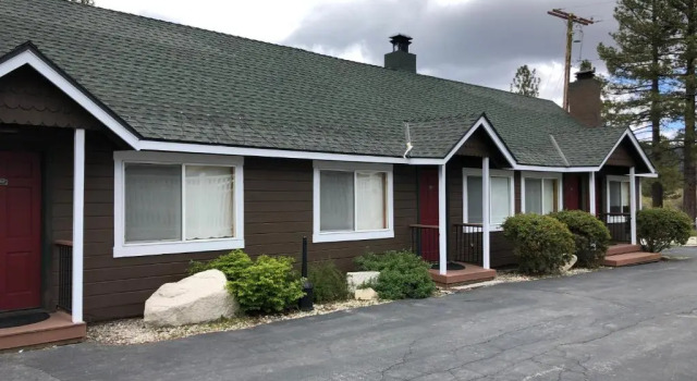 Люкс с видом на бассейн Bay Meadows Resort