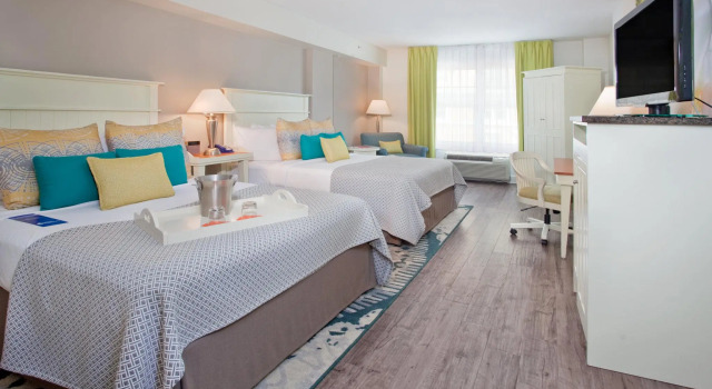Четырёхместный номер Standard voco Sarasota by IHG