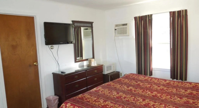 Wagon Wheel Inn, Забронировать Мини-отель Ленокс Bousquet Ski Area, рядом с Guido's Marketplace