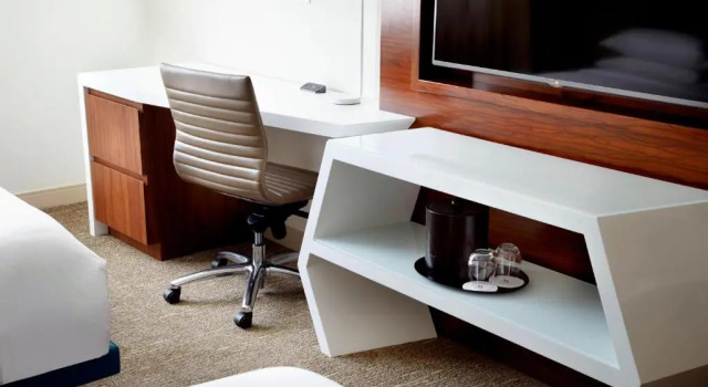Четырёхместный номер Standard Raleigh Marriott Crabtree Valley