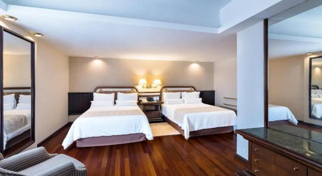 Полулюкс Bourbon Hotel & Suites Curitiba