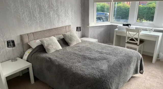 Spacious and stunning 4 bed house in Blackpool, Забронировать Отель Отели Англии с завтраком, Завтраки