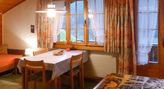 Chalet Marie Rosa 19742, Prenota Chalet Hotel a Canton Berna con parcheggio, Parcheggio