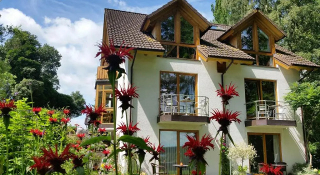 Bellevue, Забронировать Отель Маленте 