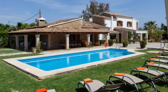Villa Can Barretas