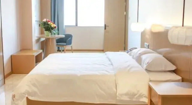 Люкс Business с видом на озеро Yunan Yuehu Garden Hotel