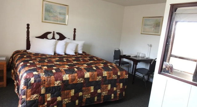 Номер Comfort Liberty Inn Motel