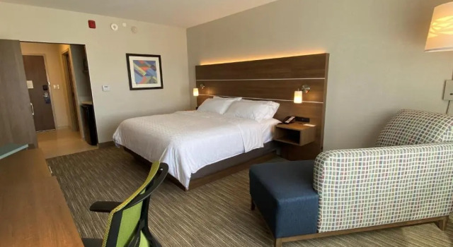 Двухместный номер Standard Holiday Inn Express & Suites - Aurora by IHG