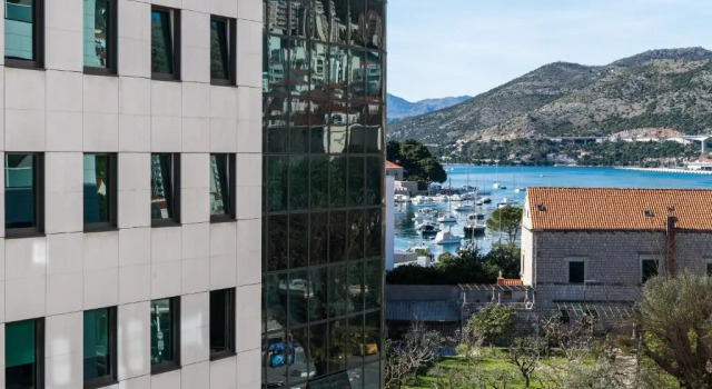 Апартаменты c 1 комнатой с балконом Apartment Atlant