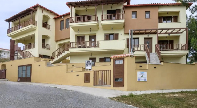 Tavani Villas, Book Hotel  