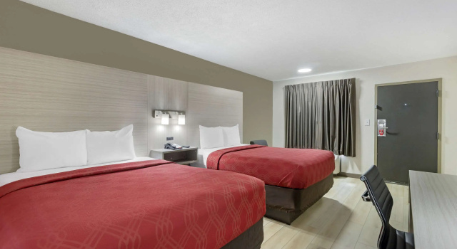 Четырёхместный номер Standard Econo Lodge Augusta, Downtown