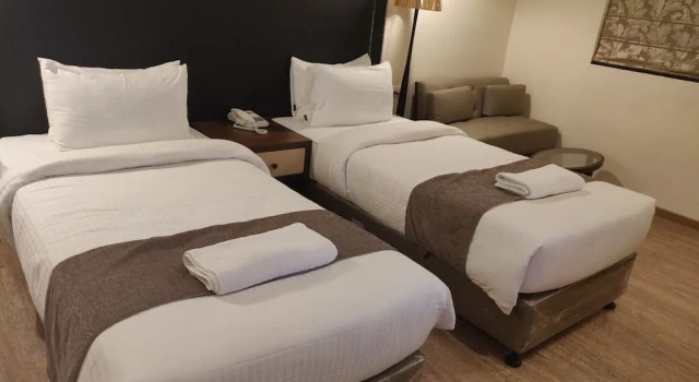 OYO 25040 Hotel Victoria, Prenota Hotel Calcutta 