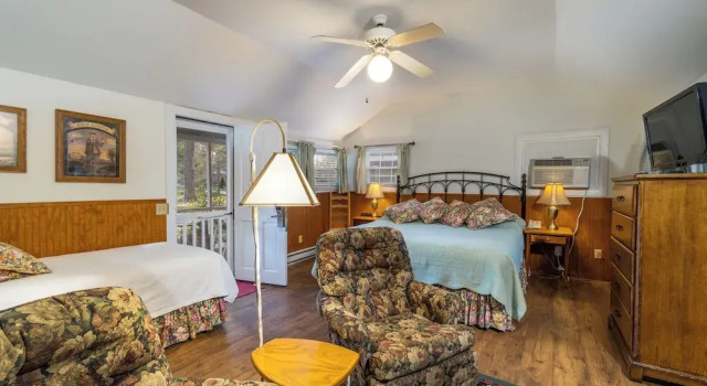Номер Deluxe Highland Lake Inn & Resort - Flat Rock