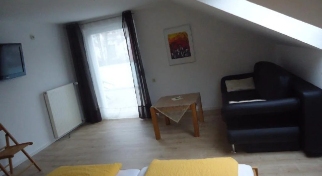 Gästehaus Sommertal, eigener Parkplatz, 800m zum Bodensee, 300m zur Altstadt, Забронировать Отель Отели Мерсбург с бассейном, рядом с Порт Мерсбург, Бассейн
