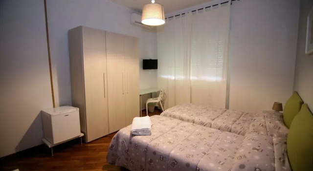Casa Vittoria, Prenota Bed & breakfast Napoli Campania, vicino a Ospedale Monaldi