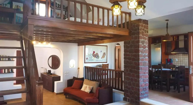 Sunshine house for 9, cozy set up,verandas, sea view.