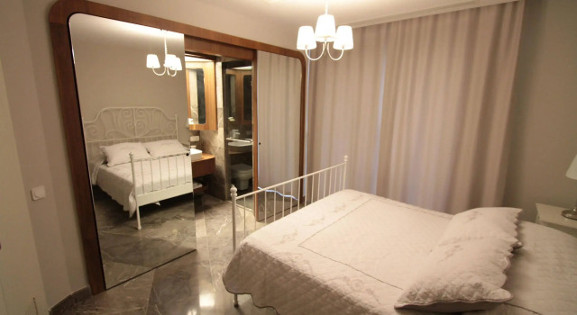 RetrON Residence