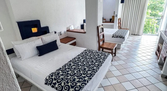 Четырёхместный номер Standard с балконом и с видом на город Best Western Posada Chahue