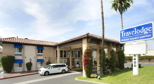 Travelodge Orange County Airport  Costa Mesa, Забронировать Отель Коста-Меса Beach Cities Orange County
