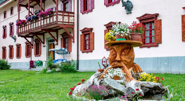 Hotel La Villa della Regina, Забронировать Вилла Грессоней-ла-Трините Грессоней, рядом с Гондольный подъёмник Стафал-Габиет (нижняя станция)