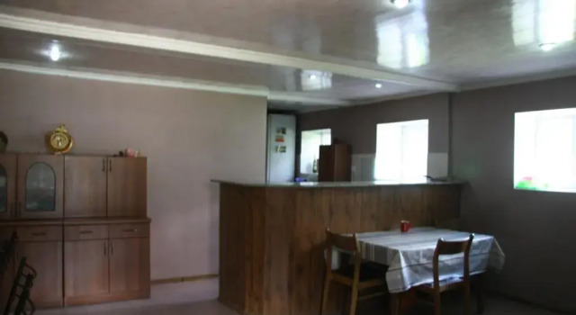 Кровать в общем номере Guest House Sabauri