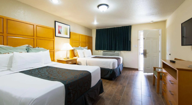 Четырёхместный номер Standard Signature Inn Merced Yosemite Parkway