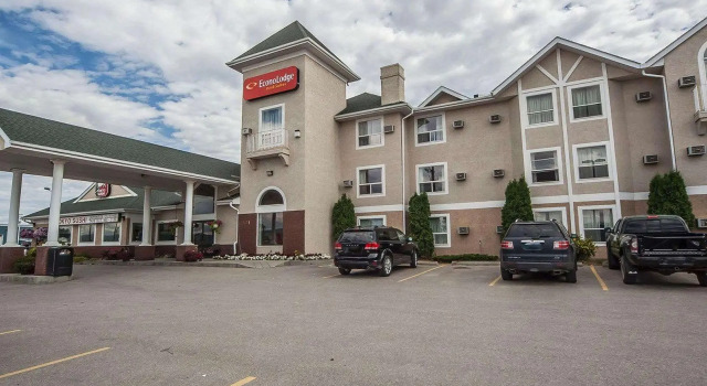 Coast Hinton Hotel