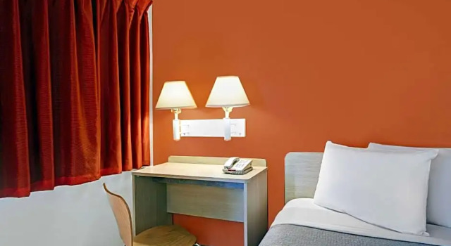 Номер Standard Motel 6 Troutdale, OR - Portland East