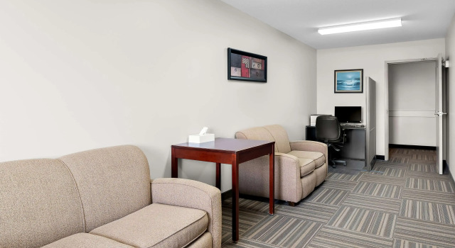 SureStay Plus Hotel by Best Western Hardisty, Book Hotel Hardisty Central Alberta