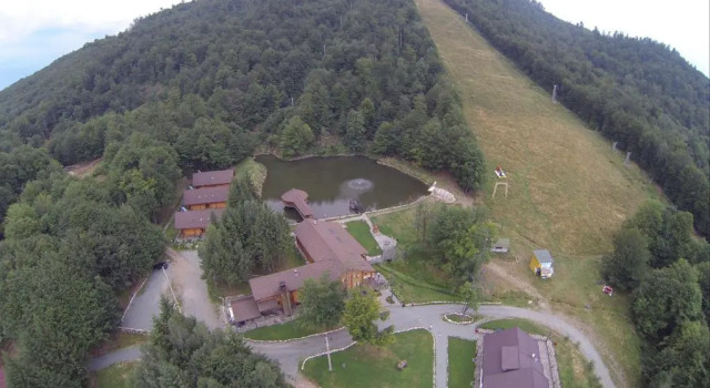 Suior Resort Cota 1000, Забронировать Гостевой дом Бая-Сприе Марамуреш, рядом с Горнолыжный подъемник Teleschi Moski