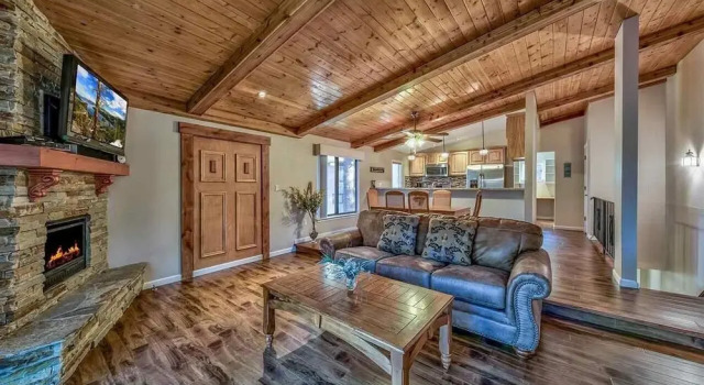 Mv55: Lake Village Remodel Condo With Pool & Hot tub, Rezervați Casă de vacanță Kingsbury Statele Unite ale Americii