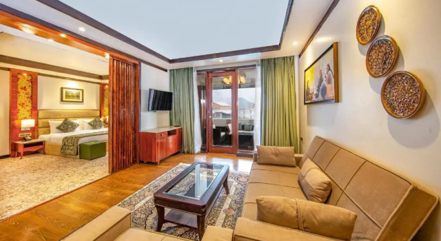 Люкс Presidential Apple Orchard Resort & Spa - Overlooking Zabarwan Mountain