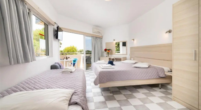 Трёхместный номер Standard Sabina Hotel