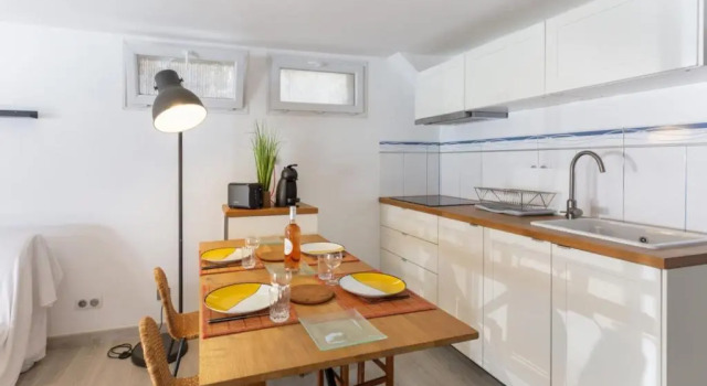 Апартаменты Bright And Pretty 34 M With Terrace The Sea