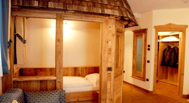 Paradise Lodge