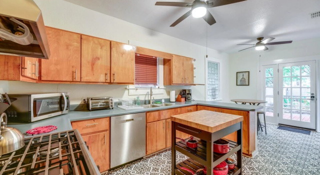 San Antonio Gem in Prime Location w/ Outdoor Space, Rezerwuj Hotel San Antonio Bexar County
