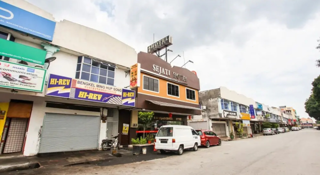 OYO 89518 Sejati Hotel, Prenota Hotel Hotel a Perak con parcheggio, Parcheggio