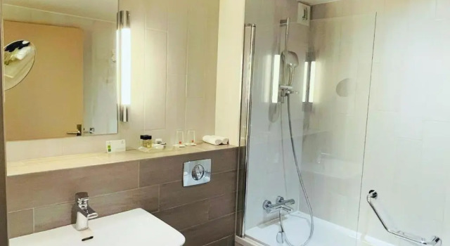 Номер Standard Holiday Inn Paris Montmartre by IHG
