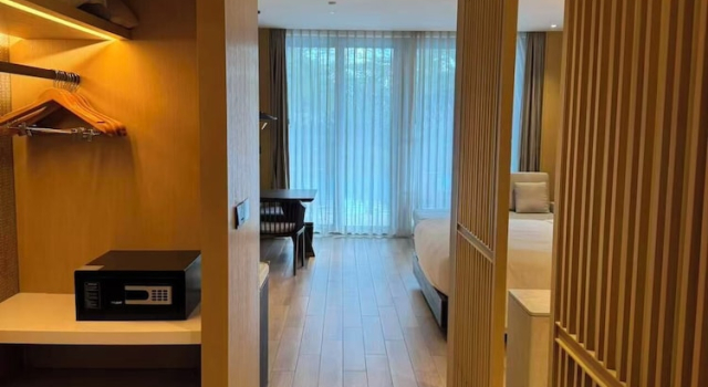 Двухместный номер Deluxe с балконом Doubletree Resort By Hilton Hainan - Xinglong Lakeside