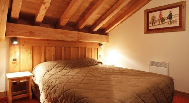 Plush Apartment in Les Deux-alpes With Balcony